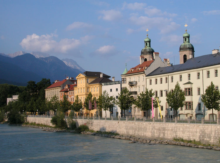 river through Innsbruck
