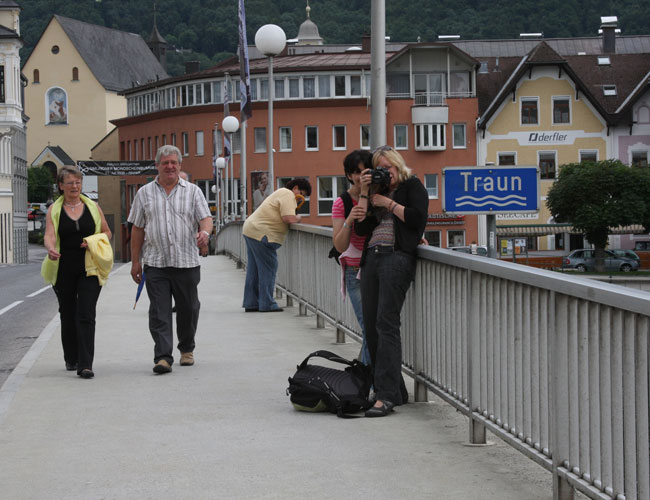 Samira and Nancy on the bridge